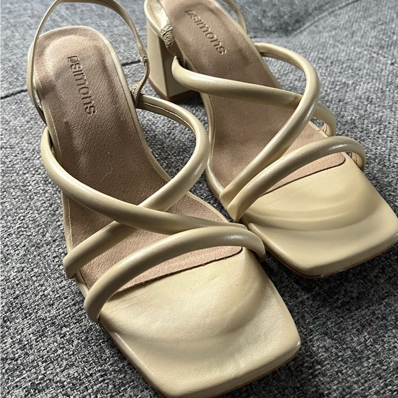 Simons Cream Block Heel Heels - Picture 3 of 3